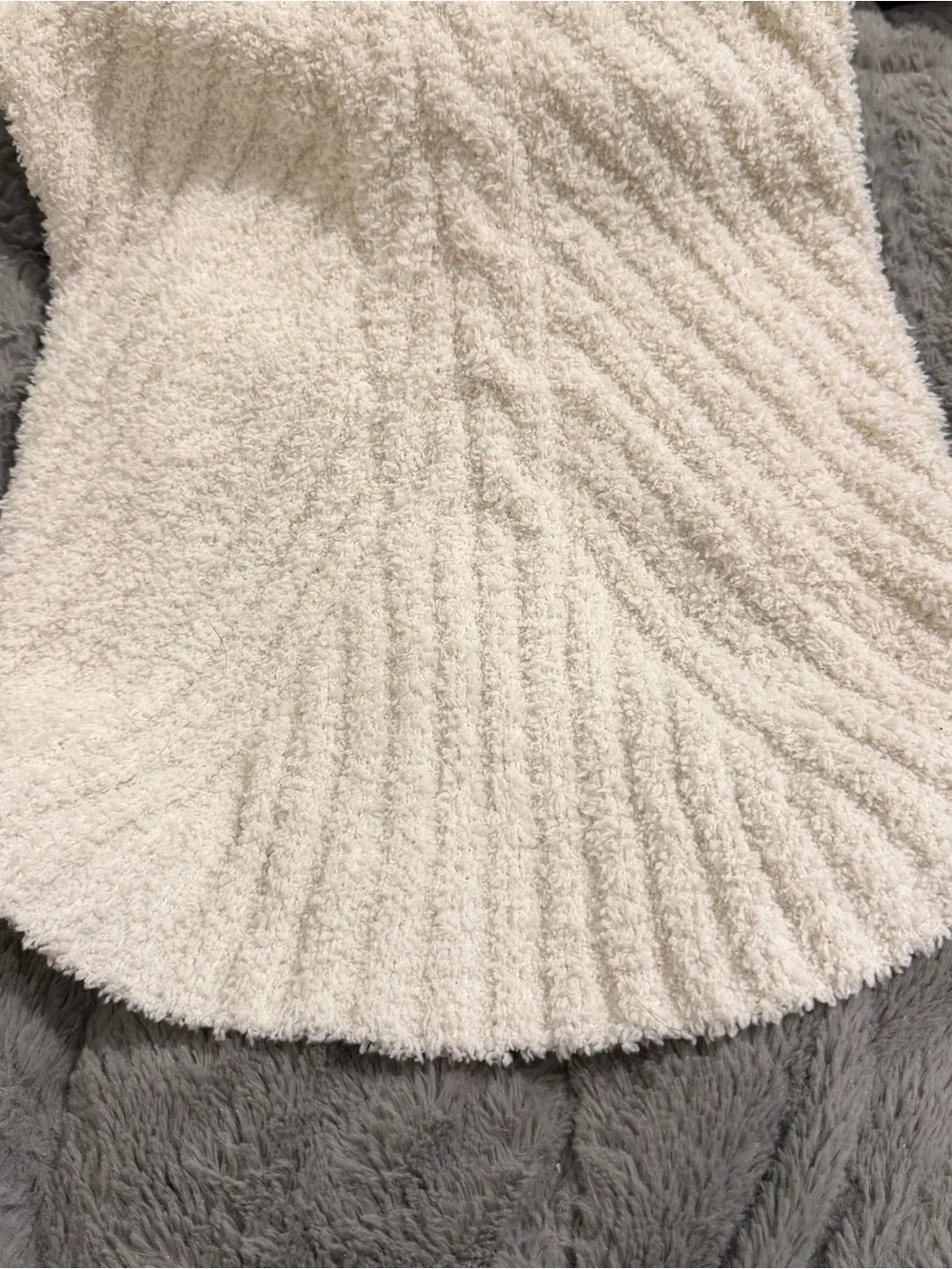 Cozy Cream Ribbed Dog Sweater (L)